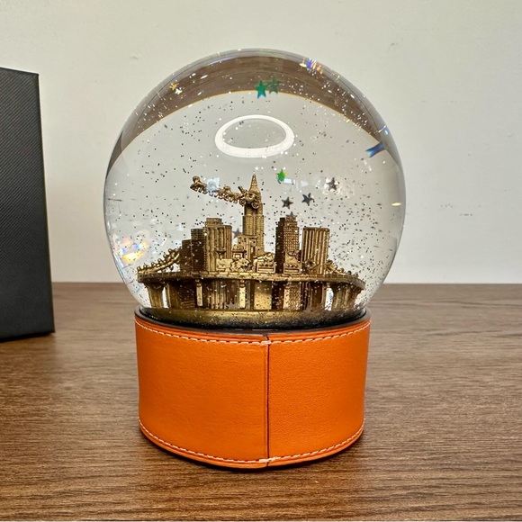 New Coach Snow Globe Pumpkin - Picture 6 of 9